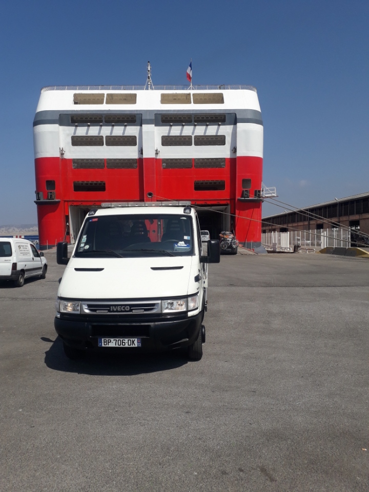 remorquage camion utilitaire Marseille PACA professionnel port et aeroport